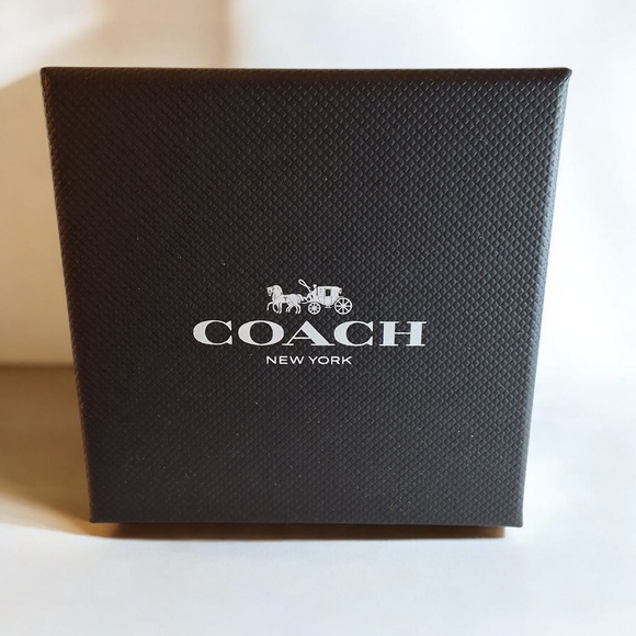 Coach Perry Brown Signature Canvas & Red Heart Watch NWT - Picture 13 of 14